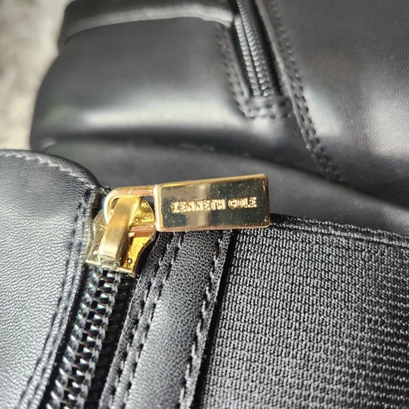 New Kenneth Cole Emmie Wedge Black Leather Booties - Picture 10 of 10